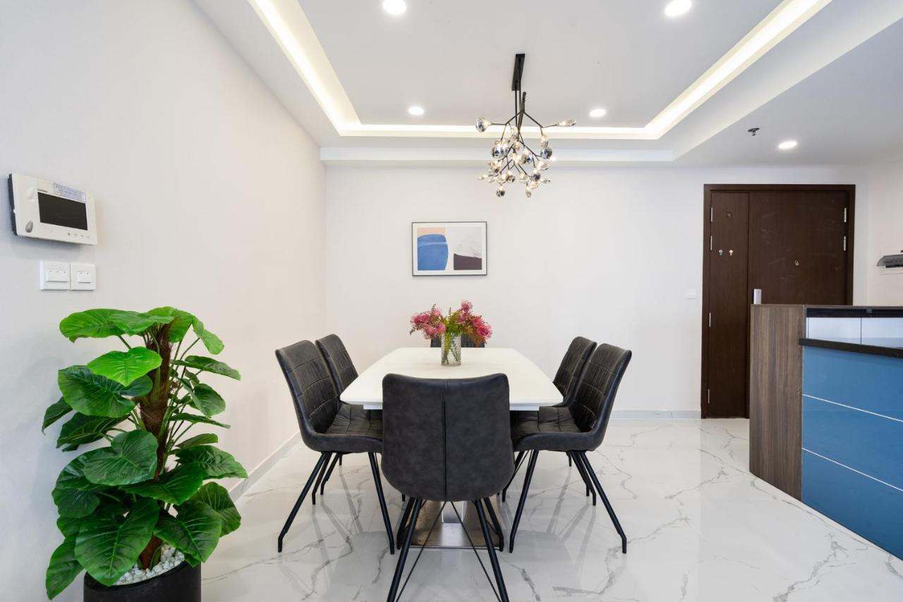 Homet Saigon Rivergate - Free Pool & Gym & Pickup Services Хошимин Екстериор снимка